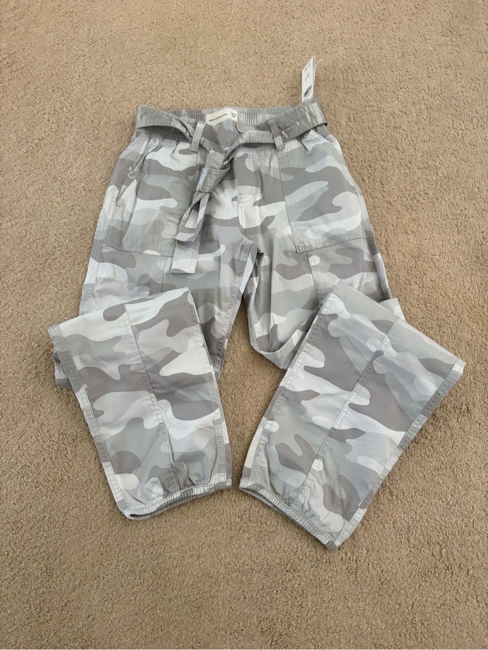 NWT Abercrombie Kids Gray Camo Cargo Jogger Pants Size 13/14